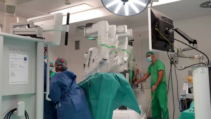 Vídeo: Lanzarote apuesta por la innovación sanitaria y se convierte en la primera isla no capitalina con cirugía robótica