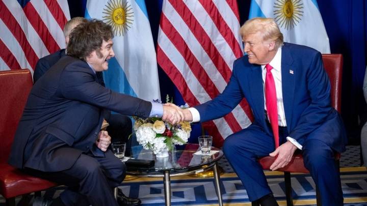 EU pone en riesgo su economía con préstamo a Argentina, alerta el New York Times