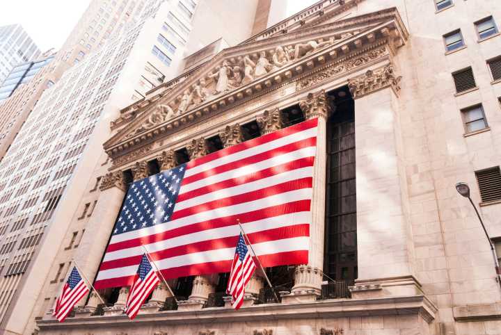 Dow Jones abre el viernes con fuerte alza; el dato de inflación cimenta el 99% de apuestas sobre el próximo recorte de la Fed