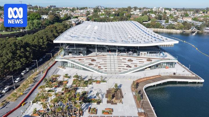 Sydney Fish Market to open doors on January 19 next year as old site enjoys its 'last hurrah' in lead