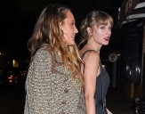 Fans creen que Taylor Swift usa joyas de diamantes para acallar rumores de disputa con Blake Lively