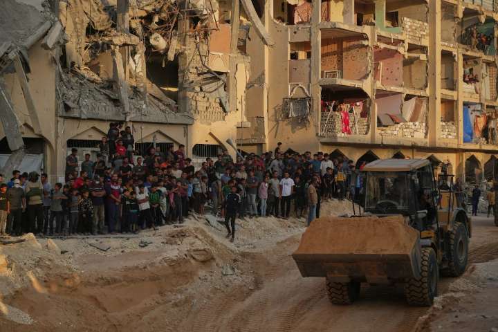 Ataques de Israel y carreteras devastadas frenan ayuda a Gaza
