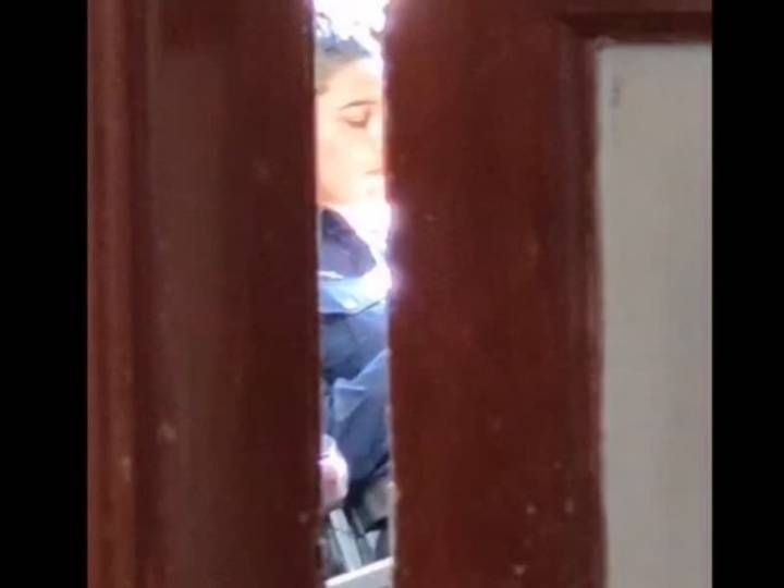 Entre Ríos: una mujer fue a denunciar violencia de género a una comisaría, pero tardaron una hora y media en atenderla porque los policías estaban almorzando y peinándose