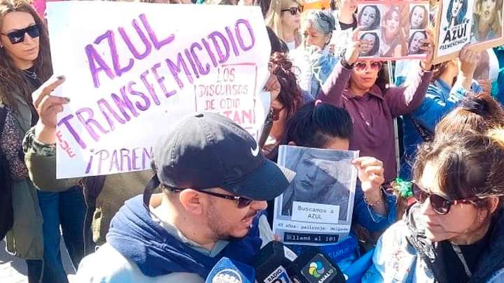 "No nos dejen solos, se tiene que hacer justicia", declaró el hermano de Azul Semeñenko