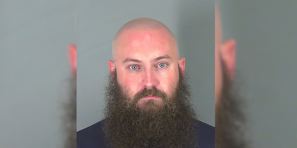 Man charged with distributing child sex abuse material on Kik, deputies say