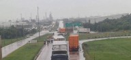 Inundaciones bloquean avenida de La Industria y provoca caos vial