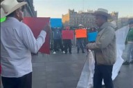 Protestan campesinos en Palacio Nacional por precio de maíz