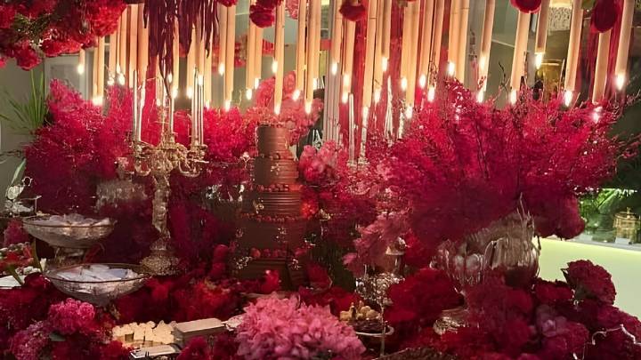 Manish Malhotra's Diwali Bash Decor Revealed! Dreamy Party Featured Red Roses, Upside