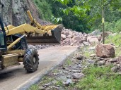 Derrumbe de cerro afectó carretera Nanchititla