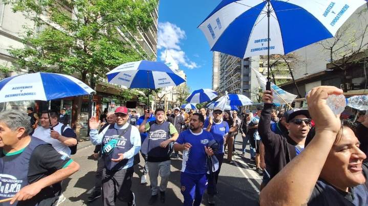 Los aceiteros anunciaron un paro para reclamar paritarias y el Gobierno dictó la conciliación obligatoria para frenarlo