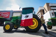 Liberan bloqueo carretero en Jalisco tras acuerdos entre productores y padre de Checo Pérez