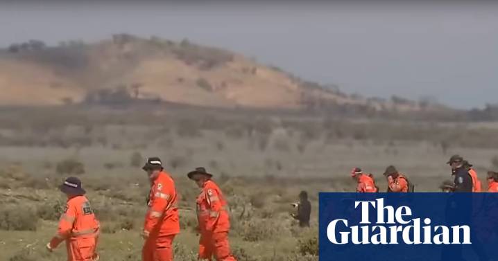 Footprint found in South Australian outback search for four