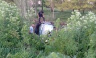 Héroes en la ruta: agentes del SPB rescataron a una madre y sus hijos tras un vuelco en La Plata