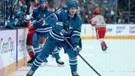 Dickinson aiming to get 'bigger, stronger' with youthful Sharks