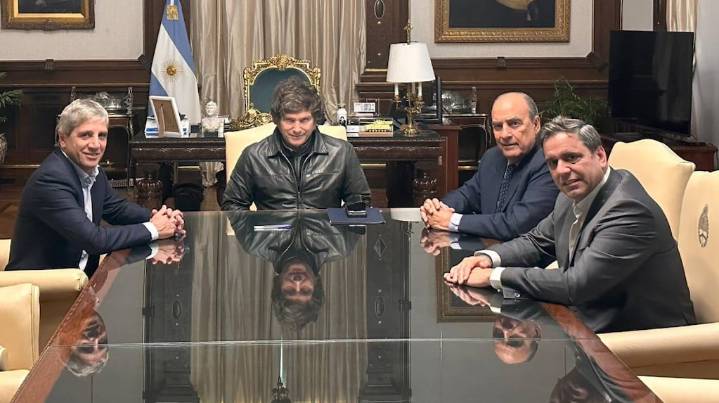 El Gobierno analiza llamar a sesiones extraordinarias para tratar las reformas previsional y laboral con el nuevo Congreso