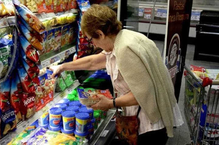Calculan que la canasta básica del jubilado trepó 26% en seis meses y ya supera el $1.500.000