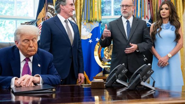 Trump dice que prepara recortes permanentes en el gobierno gracias al bloqueo presupuestario