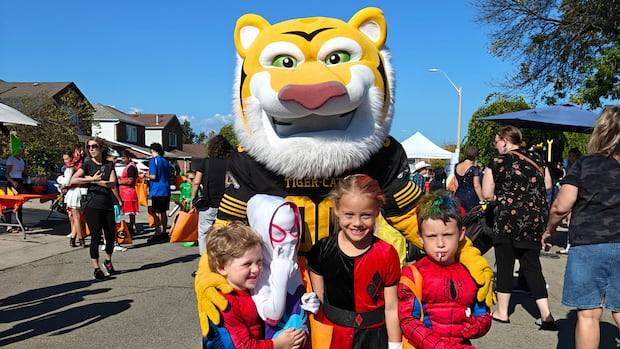 How some Canadian families are making trick-or-treating more accessible