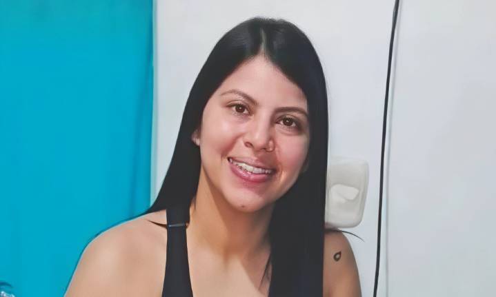 Se recostó sobre un pasamanos, se desprendió y cayó al vacío: su vida cambió para siempre