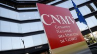 La CNMV amenaza a BBVA y Sabadell con sanciones si especulan con el precio de una hipotética segunda opa