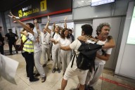 Última hora del conflicto en Oriente Próximo, en directo | Los españoles de la flotilla llegados a Madrid: “Nos han golpeado, nos han arrastrado, nos han atado de pies y manos”