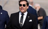 Excongresista de EEUU George Santos agradece a Trump su salida de prisión