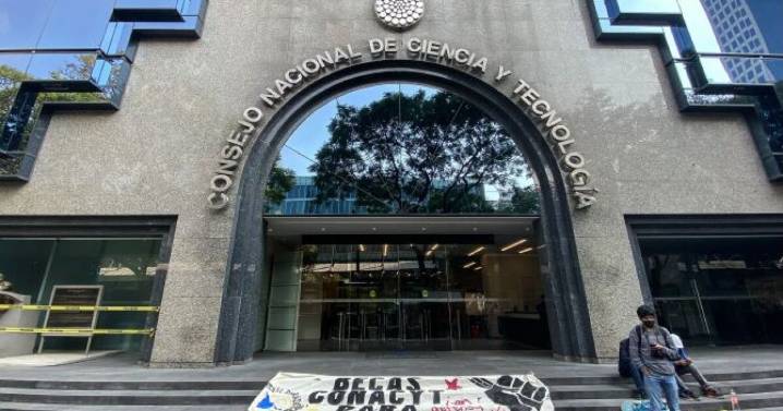 Investigadores van por Banco de Talento Científico ante fuga de cerebros y desempleo