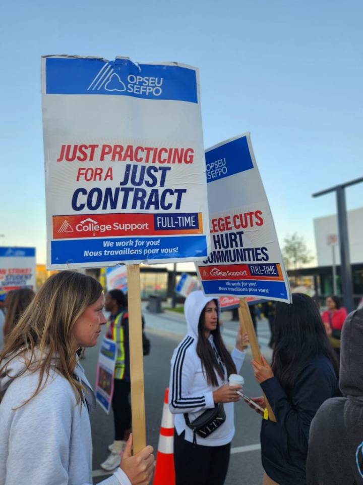 Ontario college support workers hold rallies amid ongoing strike