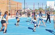 Conviven futuros profes a través del deporte