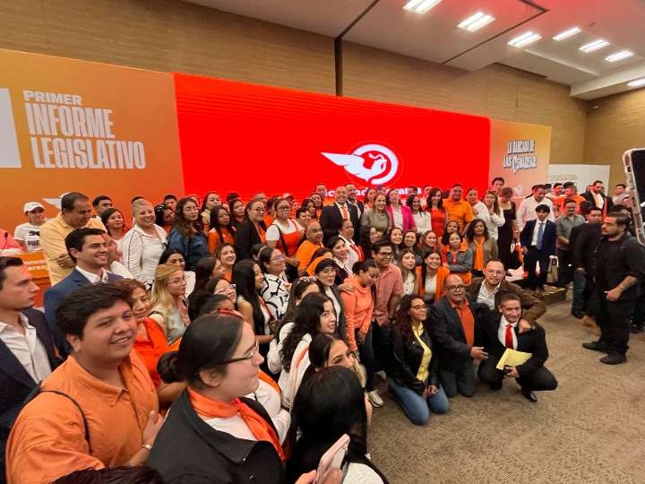 Rinde MC primer informe legislativo