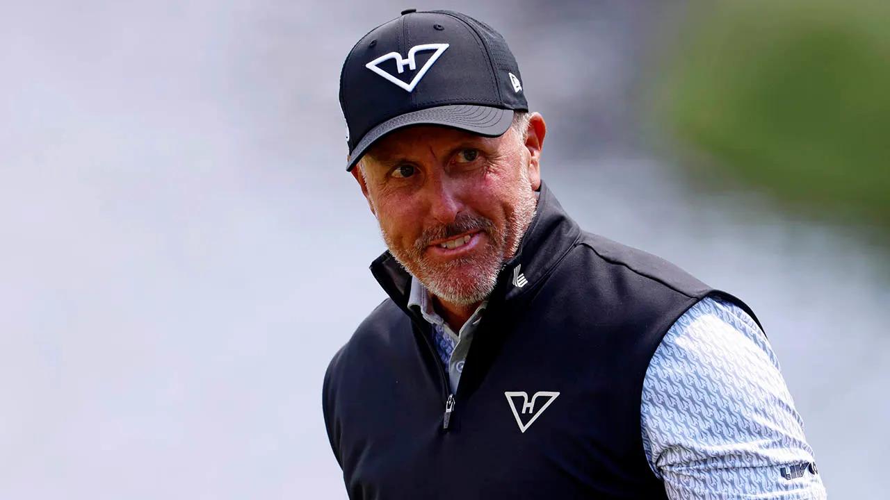 Phil Mickelson reacts to Charlie Kirk's Presidential Medal of Freedom