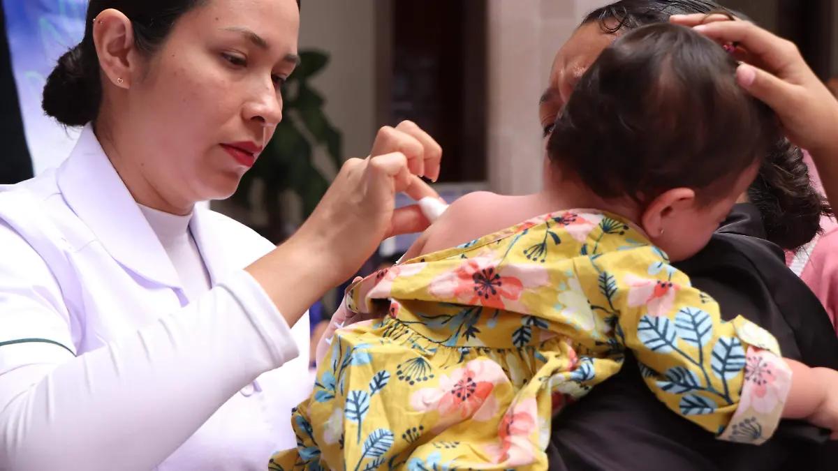 ¿Sabes en qué UMF puedes recibir la vacuna contra la influenza para menores, adultos mayores y embarazadas? Aquí te contamos