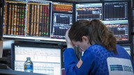 Wall Street a la baja tras amenaza de Trump de aumentar los aranceles a productos chinos