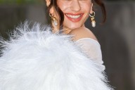 ¿Que hay detrás del misterioso collar que protagoniza el videoclip de Rosalía?