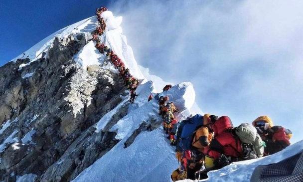All hikers caught in blizzard on Tibetan slopes of Mt Everest rescued