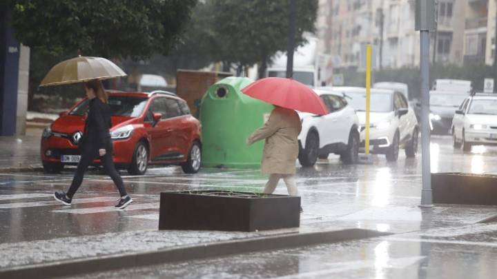 ¿Se debería suspender las clases siempre que hay alerta por lluvias?
