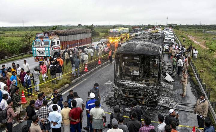 2 friends, both named Ramesh, were travelling on Kurnool bus; one survived, one perished