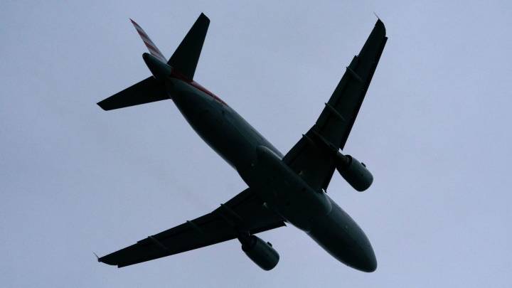 Airlines flight-change fees waived East Coast storm