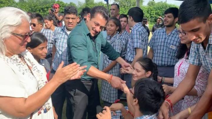 Salman Khan Dances With Children With Down Syndrome In An Old Viral Video