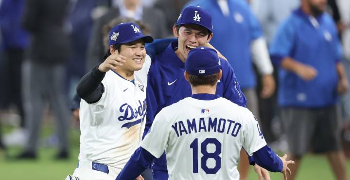 A Hunt and Peck: Happy Halloween