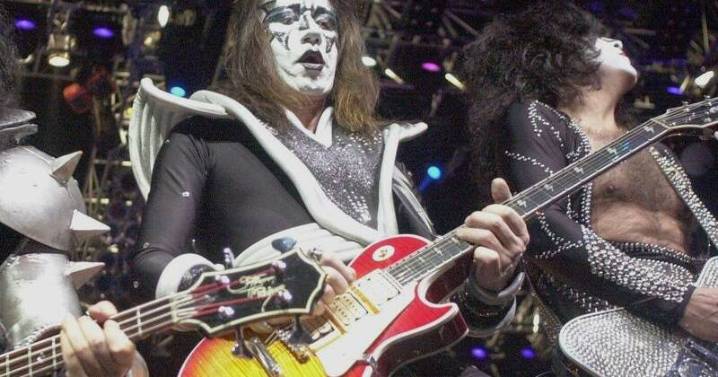 KISS founding member, guitarist Ace Frehley dead at 74