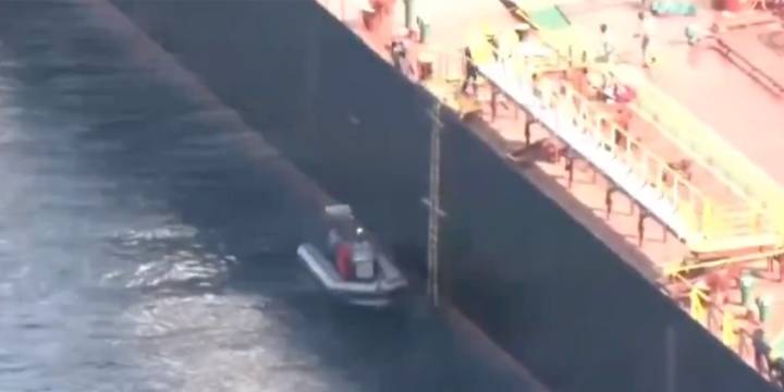 Francia abordó un petrolero ruso de la “flota fantasma” que estaría vinculado a los drones detectados en Dinamarca