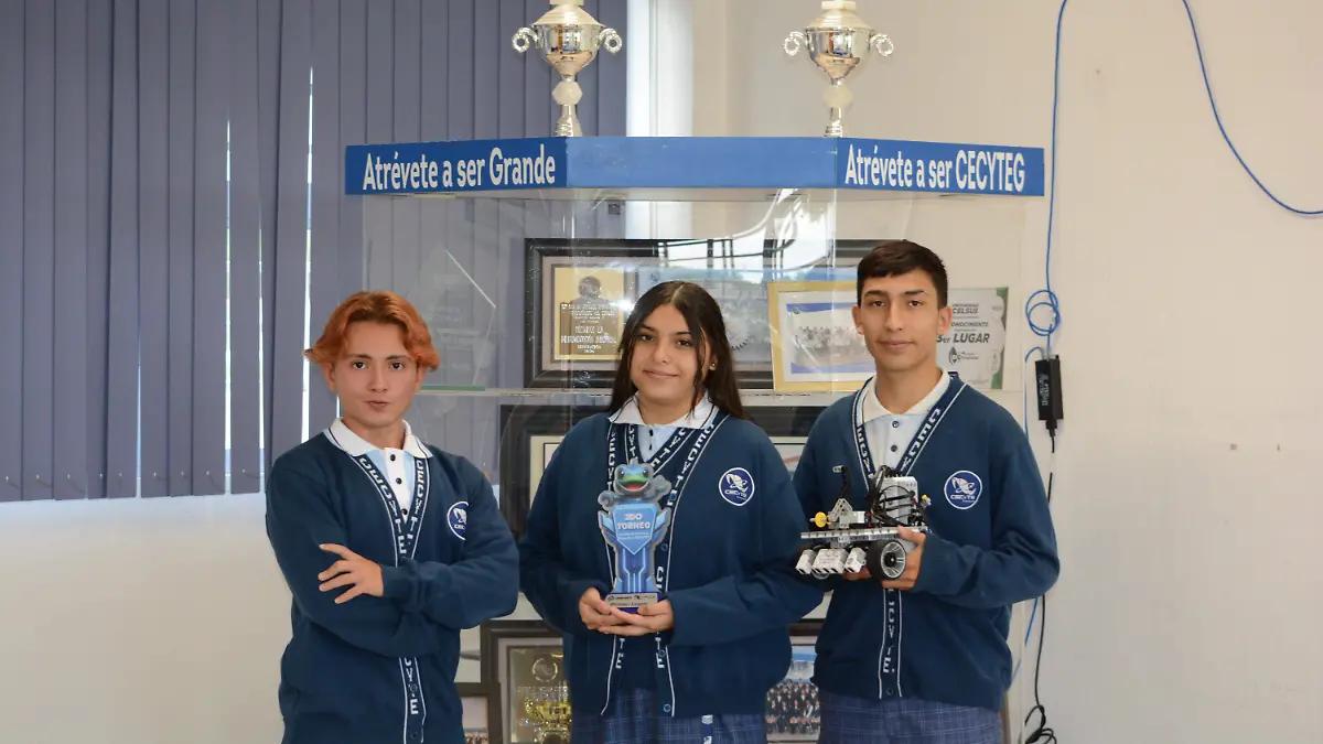 Alumnos de CECyTEG Celaya clasifican al Torneo Nacional de Robótica con su robot “Gigante de Acero 3.1”