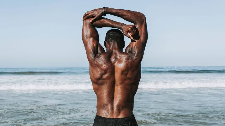 30 minutes, 1 pair of dumbbells, and a serious back and biceps burn