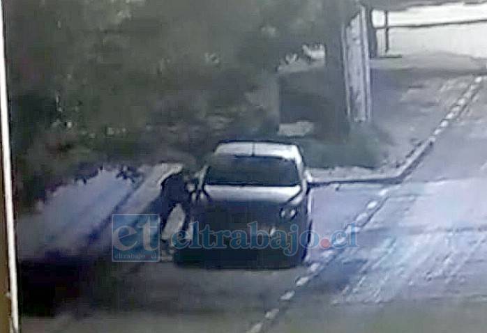 Detienen a joven delincuente que intentaba robar especies desde un vehículo en Llay Llay