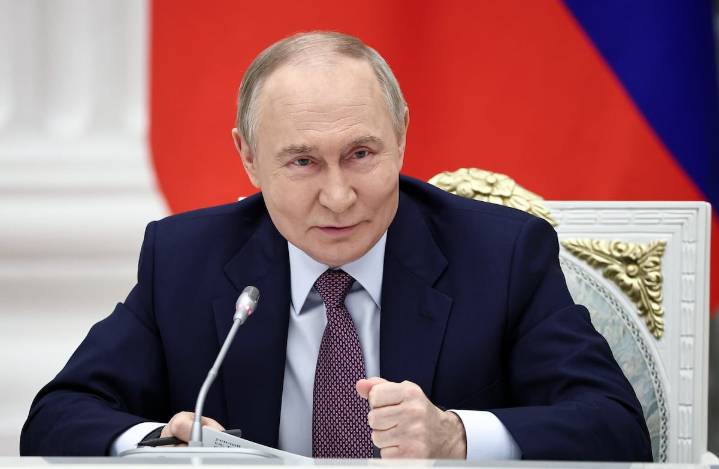 Putin advierte de que el crudo se disparará tras las sanciones de EU y el Texas sube más de 5%