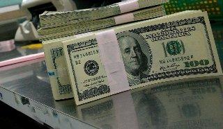 Dólar en alza: la cotización llegó a $1.470 en bancos