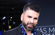 Jomari Goyso defiende a Rosalía de críticas por tener vellos en las axilas