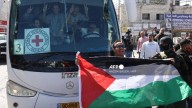 Israel y Hamás continúan con la liberación de rehenes y prisioneros