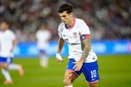 Soccer-Wright on target as US overhaul Australia 2